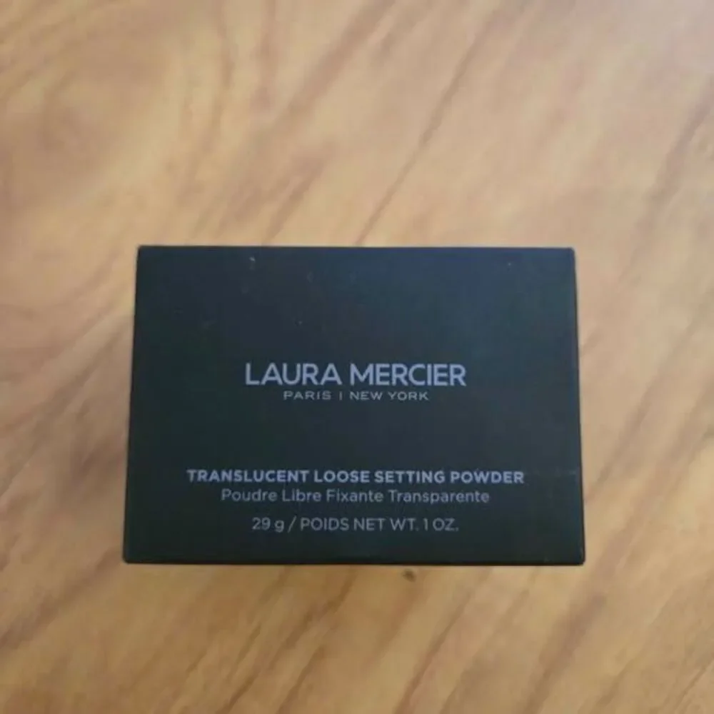 Laura Mercier Translucent Loose Setting Powder in a 29g (1 oz)